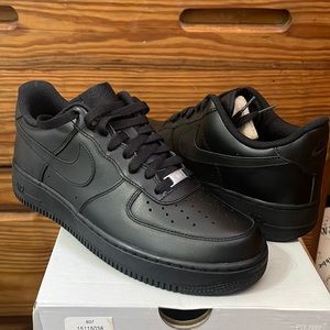 Women’s size 11 Nike Air Force 1 ‘07